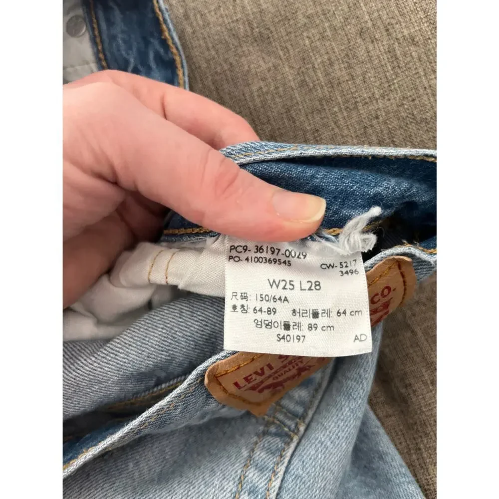 Womens Levi’s 501-T Jeans